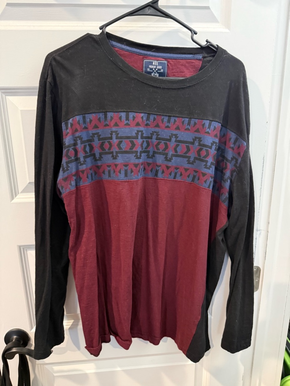 Mens Long Sleeve Colorblock Crewneck Shirt - Black & Burgundy